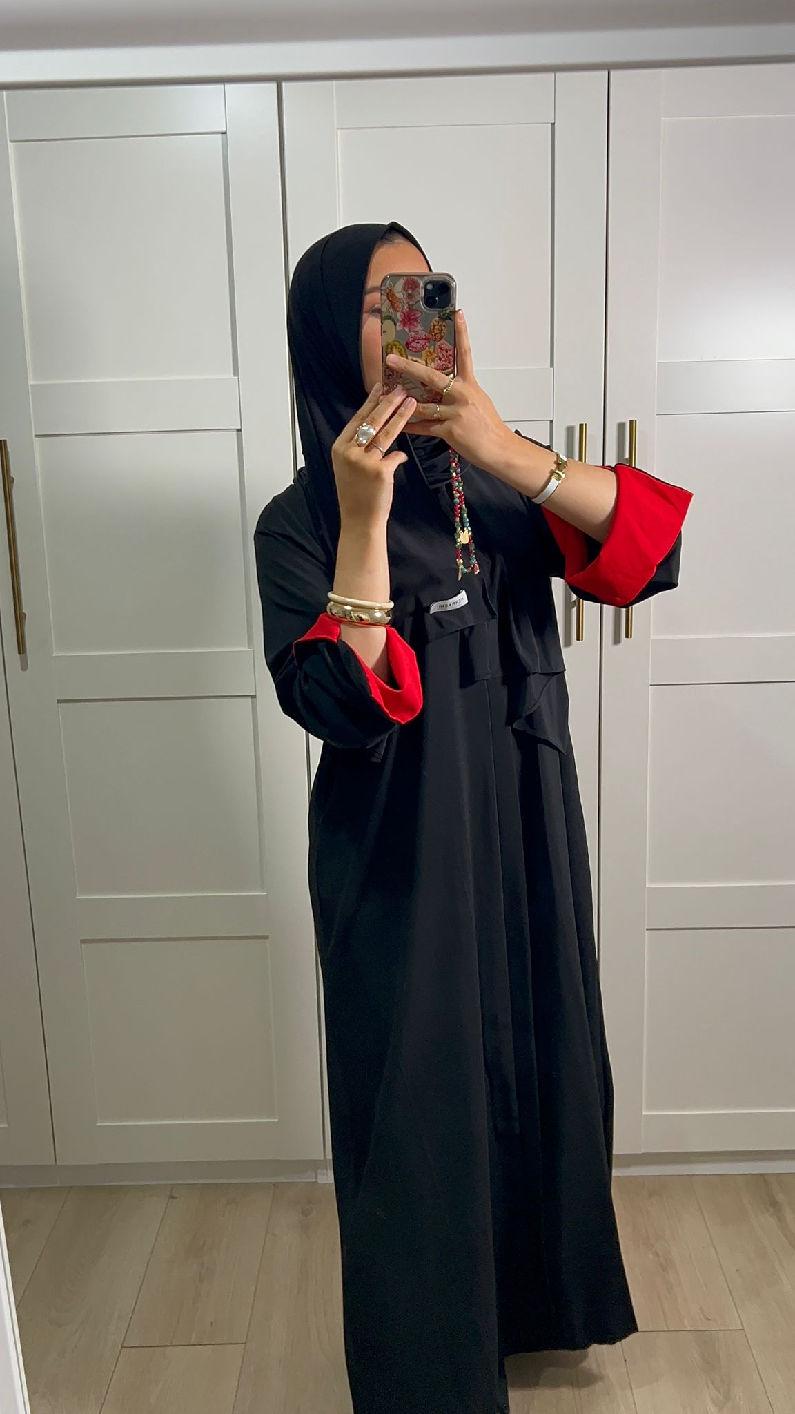 Abaya Noir et Rouge